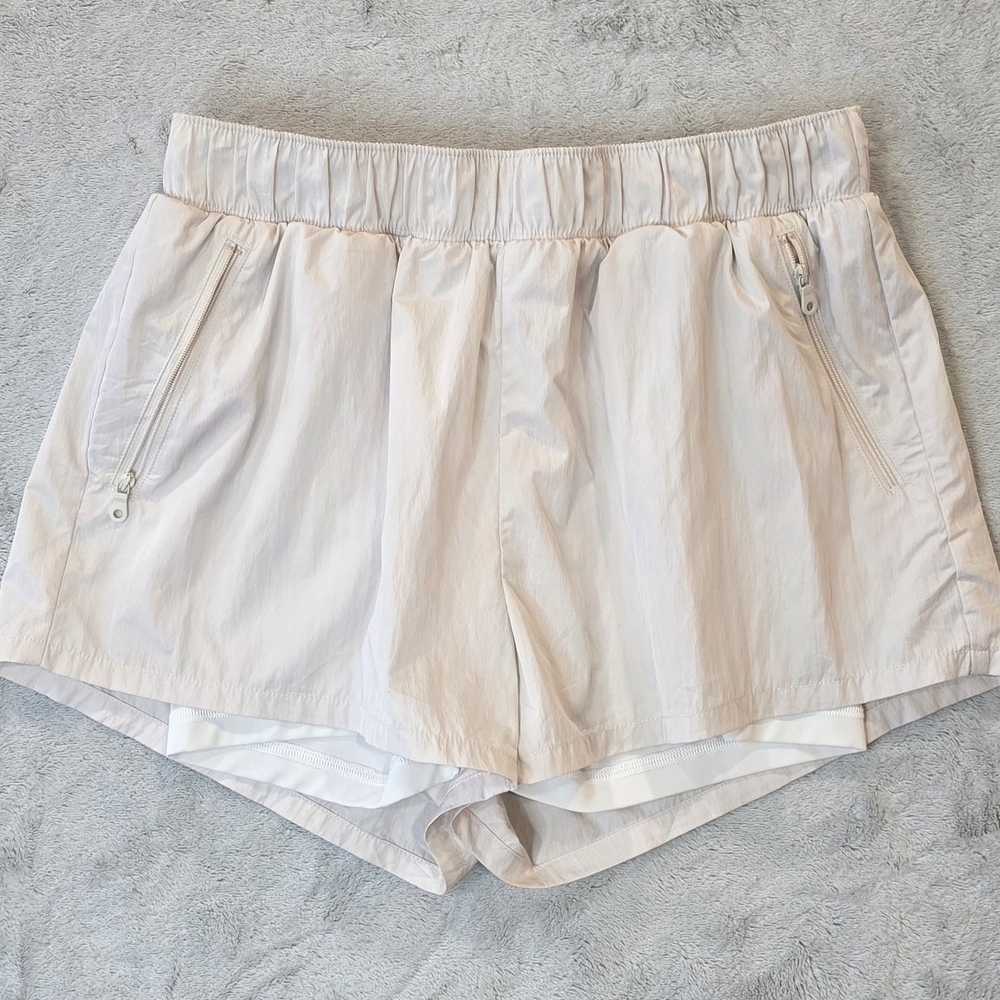 Offline By Aerie Women's Cream Athletic Shorts Size Small